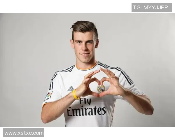 二战后诞生的传奇足球球星盘点及其辉煌职业生涯回顾